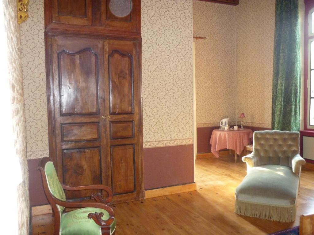 Chateau De Vallegue Room photo